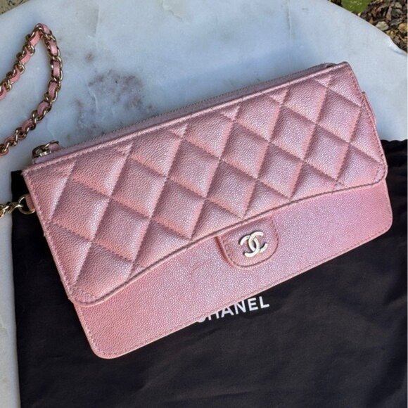 Chanel Iridescent Caviar Leather Quilted Classic Pouch With Handle Wristlet - Picture 5 of 16